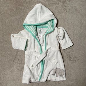 👶10/$10👶 White With Blue Stripes Elephant Robe